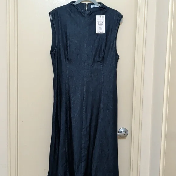 Bloggers Favorite ZARA WOMAN NWT DENIM BALLOON DRESS
TRF DARK INDIGO - Picture 2 of 5